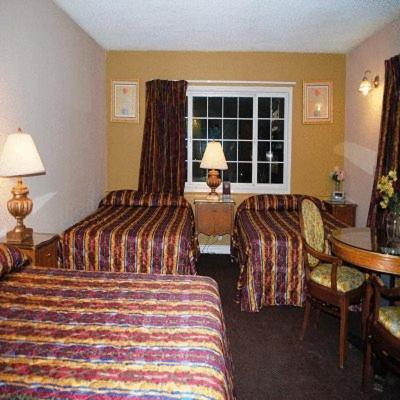 Travel Inn & Suites Victorville Buitenkant foto