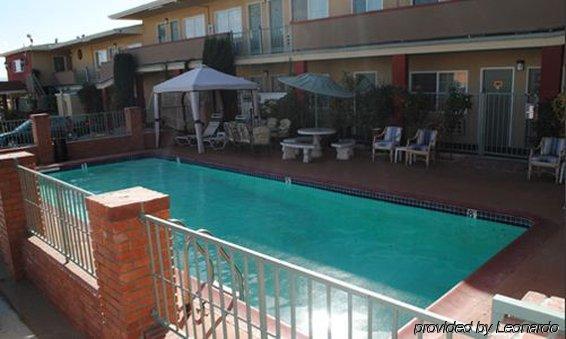 Travel Inn & Suites Victorville Buitenkant foto