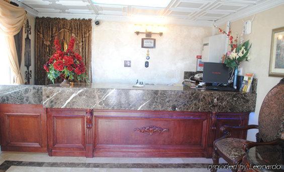 Travel Inn & Suites Victorville Buitenkant foto